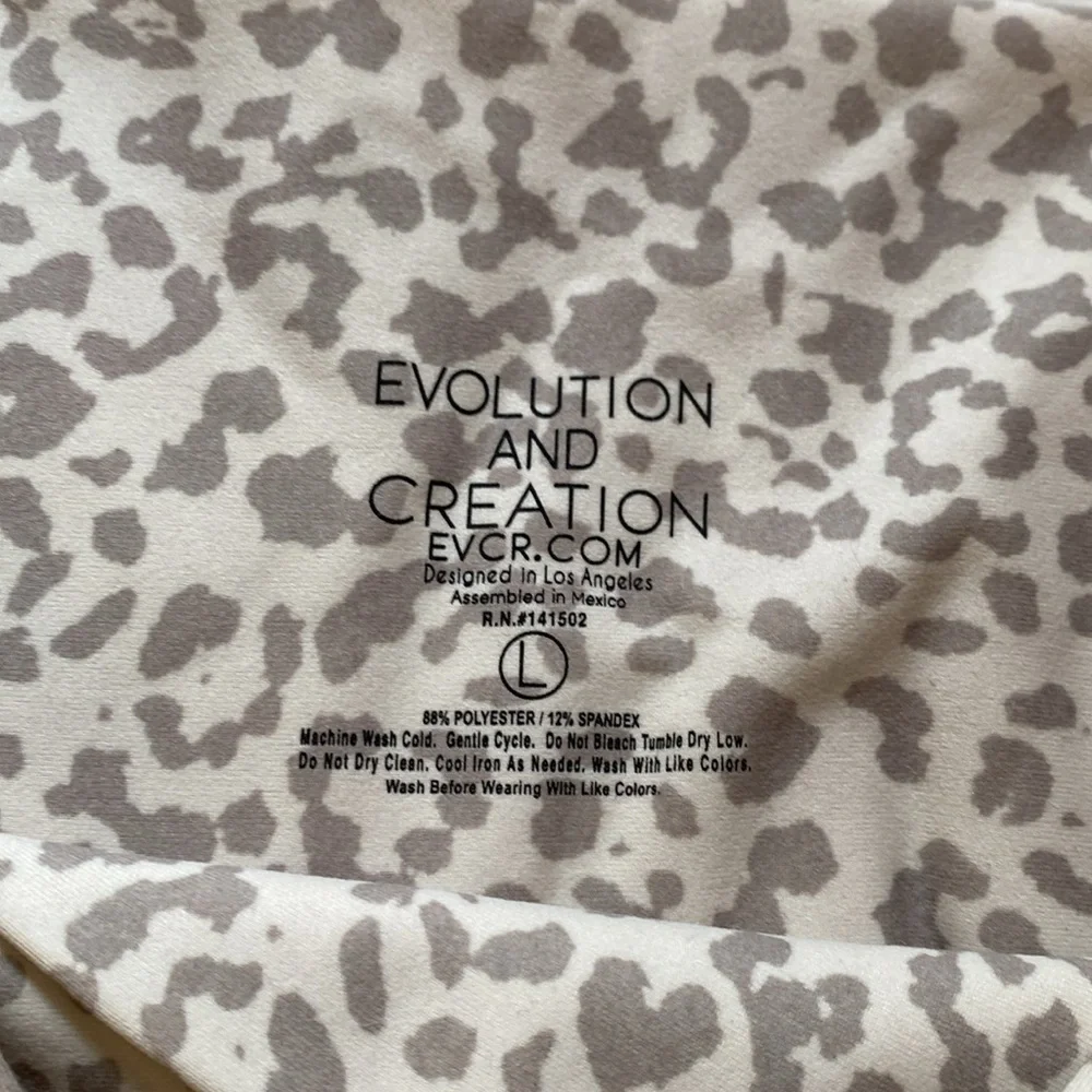 New Evolution and Creation Cream Leopard Print Leggings Set! Too big for me! - Picture 7 of 7